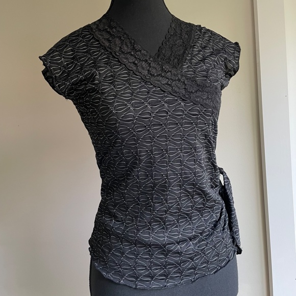 Black Lace trim Dress.top with waist tie Vintage - Picture 6 of 7